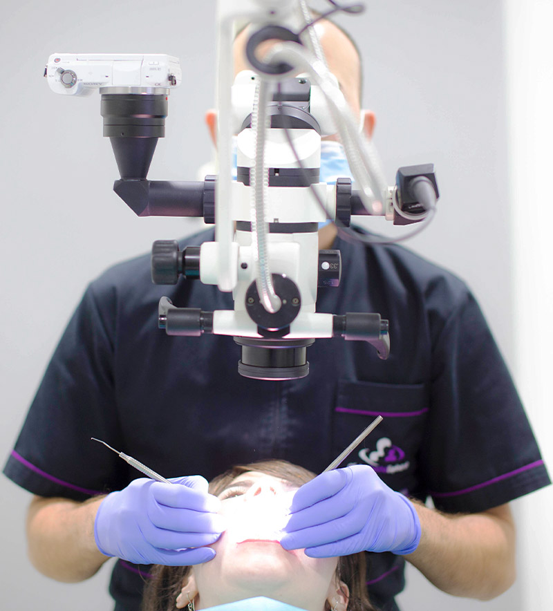 Maquinaría tecnológica de una Clínica Dental